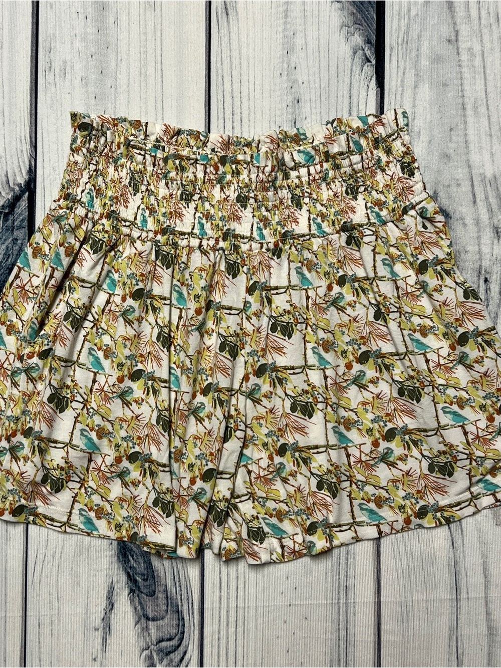 Kate Quinn New Chickadee Smocked Waist Short. Size Small